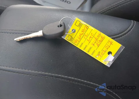 2012 GMC Yukon Xl 1500 Denali из США, поврежденный, VIN 1GKS2MEF8CR302017